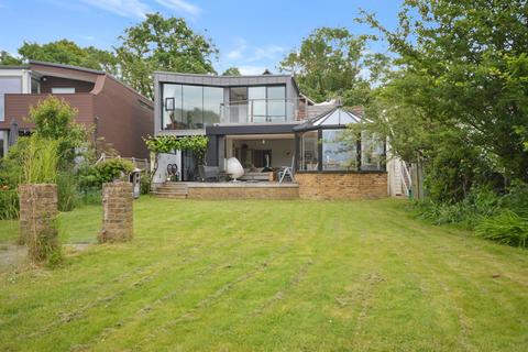 6 bedroom detached house for sale, Hythe End Road, Wraysbury