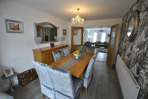 1 Bircotes Walk, Rossington, Doncaster, DN11 0UH