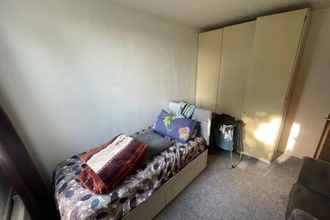 undefined, Mount Park Road Ealing Broadway, London W5