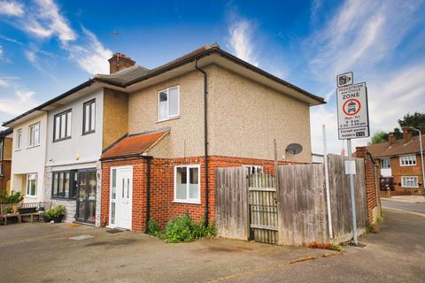 2 bedroom end of terrace house for sale, Firbank Road, Romford