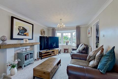 39 Betteridge Drive, Sutton Coldfield, B76 1FN
