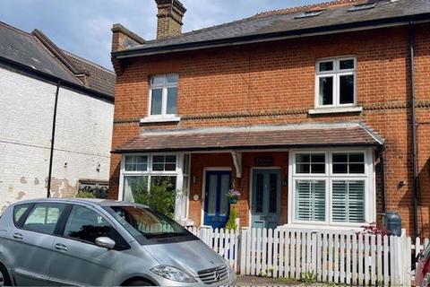 3 bedroom terraced house for sale, The Green Claygate