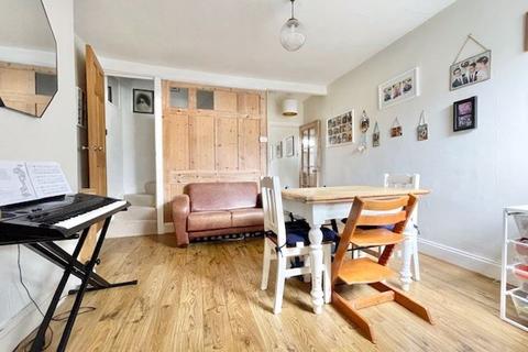 3 bedroom terraced house for sale, The Green Claygate