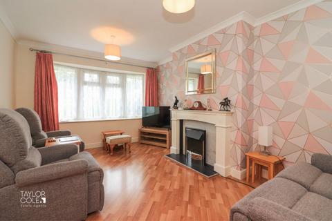 51 Briar, Tamworth, B77 4DY