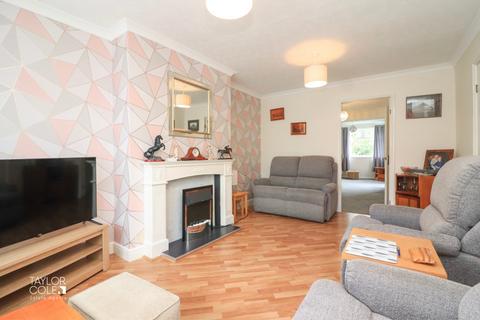 51 Briar, Tamworth, B77 4DY