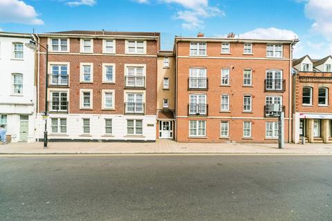 2 bedroom apartment to rent, Blenheim Court, London Street