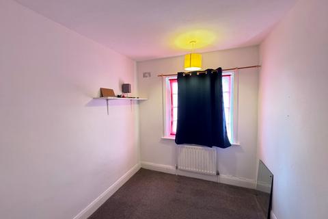 3 bedroom terraced house to rent, Alder Road, Southampton SO16