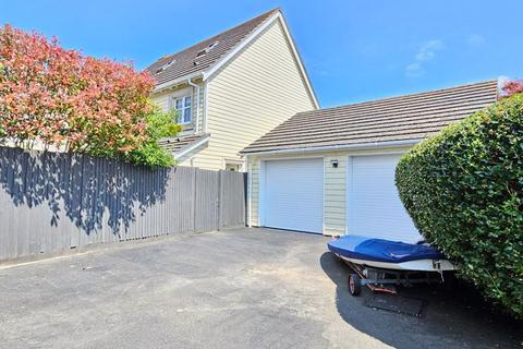 5 bedroom detached house for sale, Magister Drive, Lee-On-The-Solent, PO13