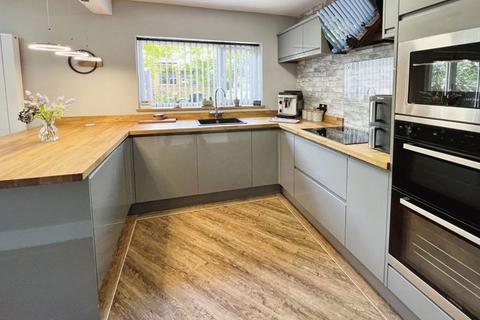 15 Duddon Avenue, Bolton, BL2 5EZ