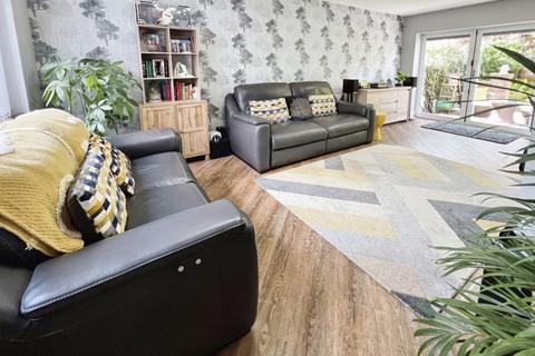 15 Duddon Avenue, Bolton, BL2 5EZ