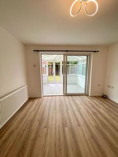 2 bedroom house to rent, 39 Melrose Drive, Wolverhampton. WV6 7HX