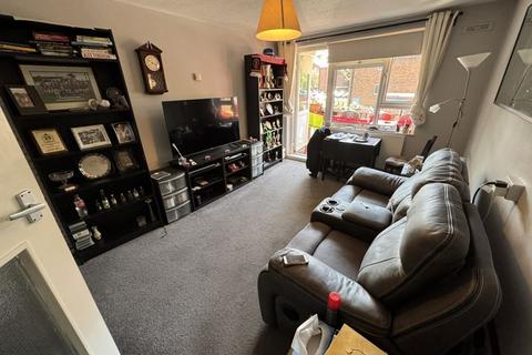 1 bedroom flat for sale, Arnold Road, Northolt