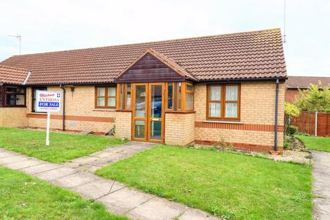 2 bedroom bungalow for sale, Epsom Grove, Bletchley, Milton Keynes