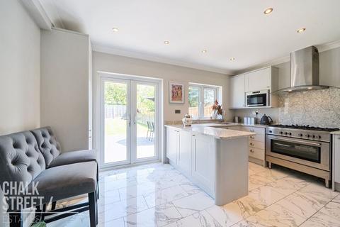 36 Felstead Road, Romford, RM5 3RH