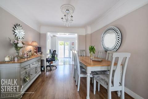 36 Felstead Road, Romford, RM5 3RH