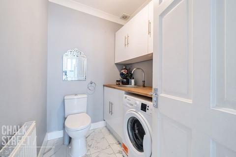 36 Felstead Road, Romford, RM5 3RH
