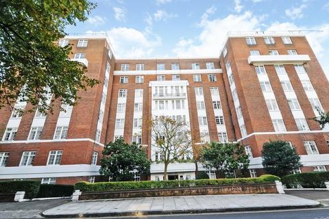 Studio to rent, Langford Court, Abbey Road, St Johns Wood, NW8