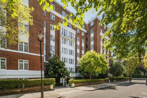 Studio to rent, Langford Court, Abbey Road, St Johns Wood, NW8