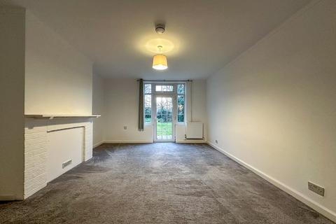 4 bedroom semi-detached house to rent, Howes Place, Cambridge CB3