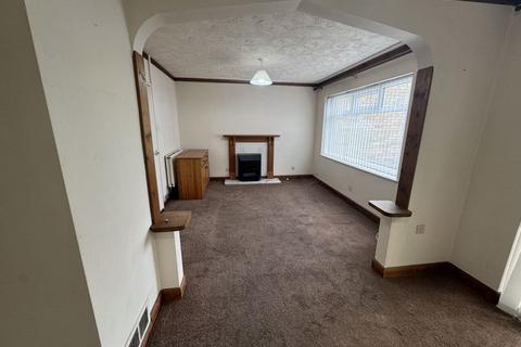 3 bedroom semi-detached house to rent, Darbyshire Close, Heaton