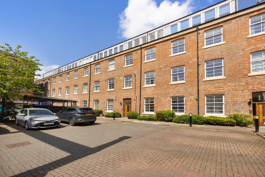 Cook Street, Tradeston, Glasgow 2 bed ground floor flat for sale £150,000