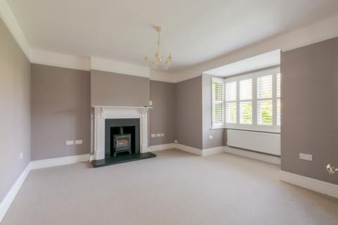 4 bedroom detached house to rent, Barton Road, Bramley Village