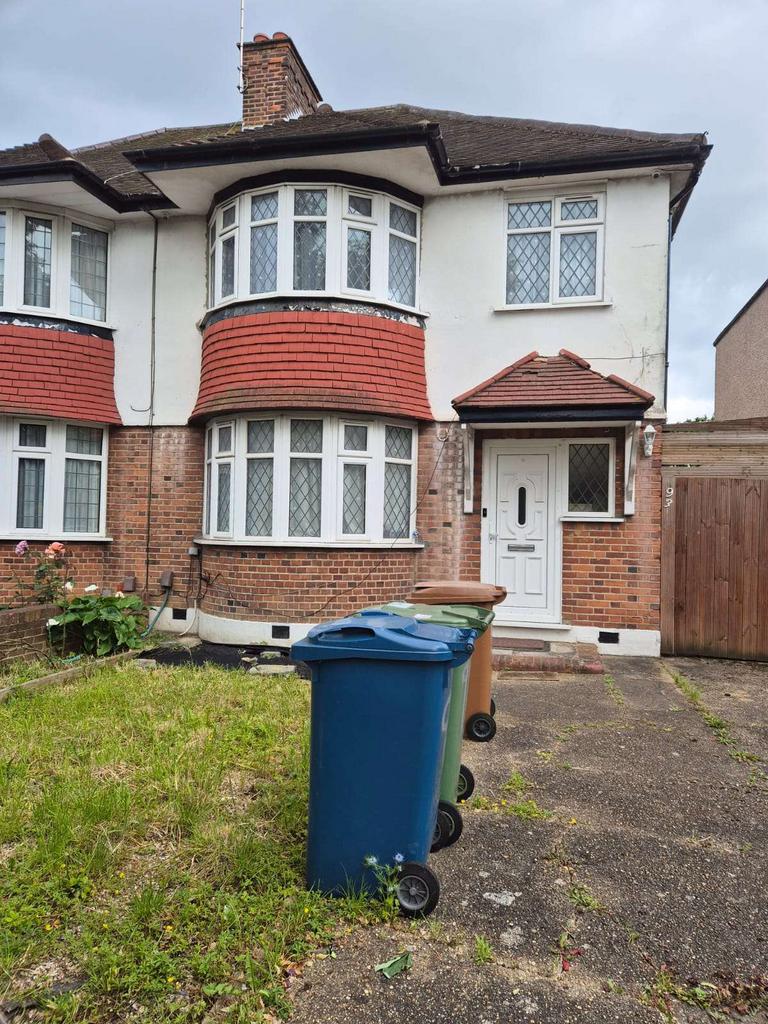 Maisonette share for let in Rayners Lane