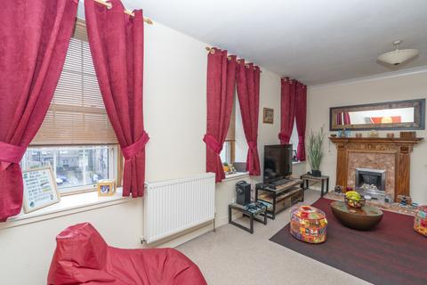 3 bedroom flat for sale, Watergate, Perth PH1