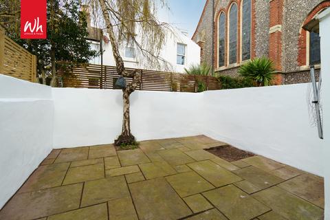 3 bedroom terraced house to rent, Byron Street, Hove
