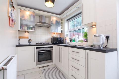 2 bedroom terraced house to rent, Westminster Gardens, Bedford MK42