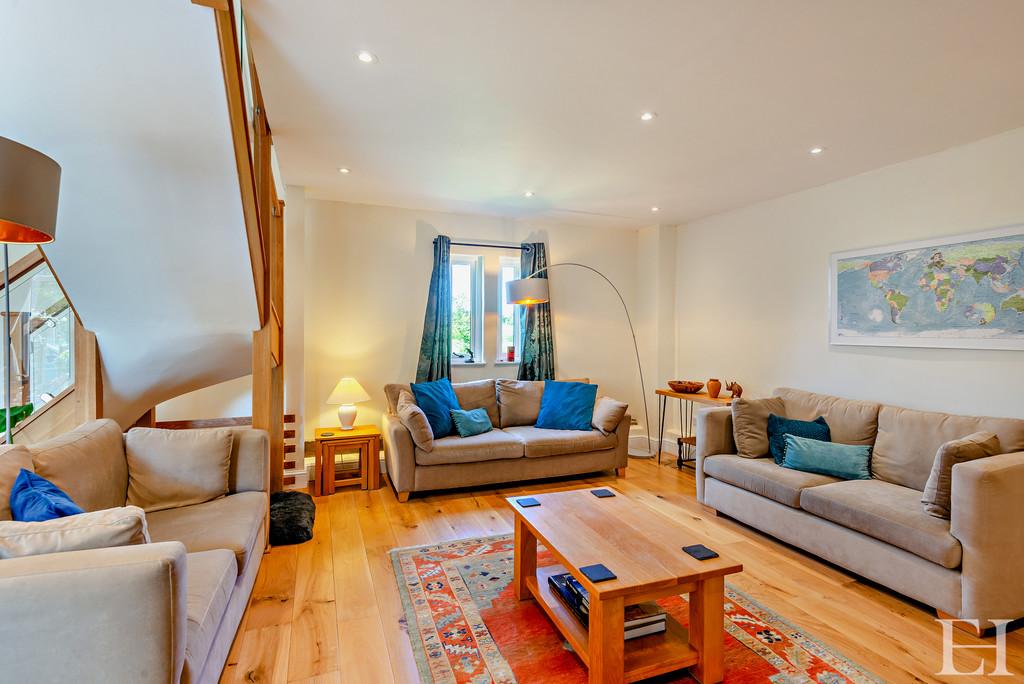 8599573-interior WM04-800
