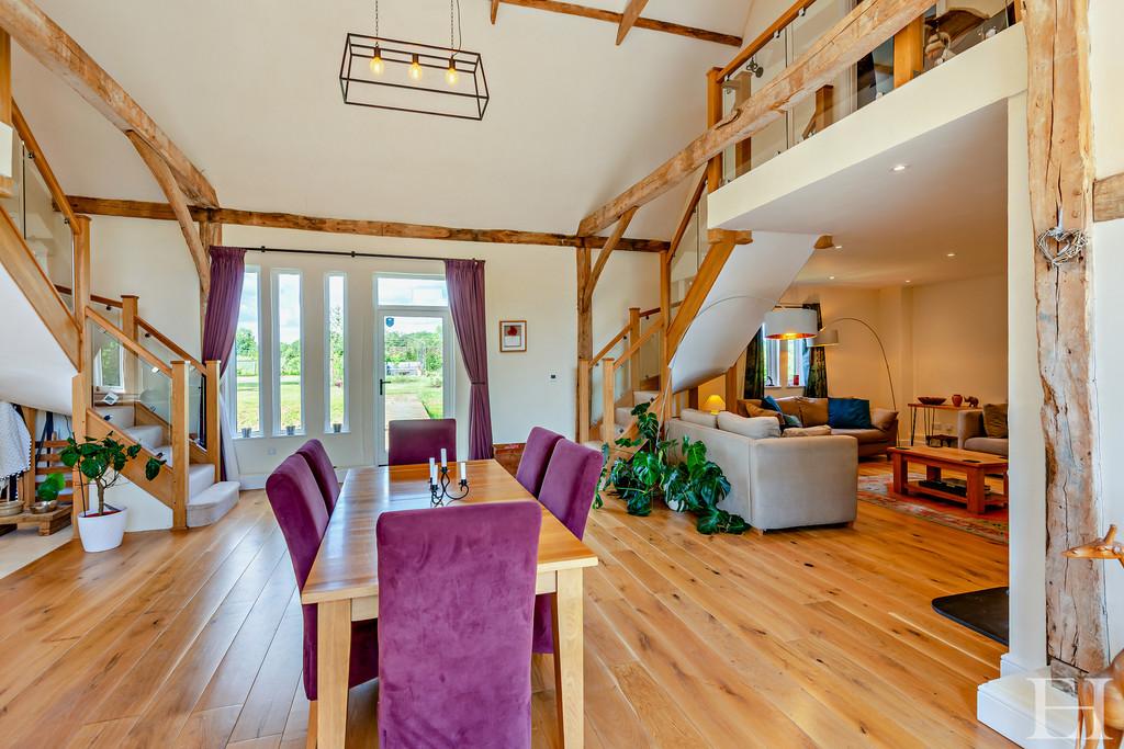 8599573-interior WM01-800