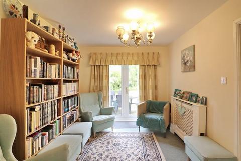 12 Stubbs Close, Salford, M7 3BD