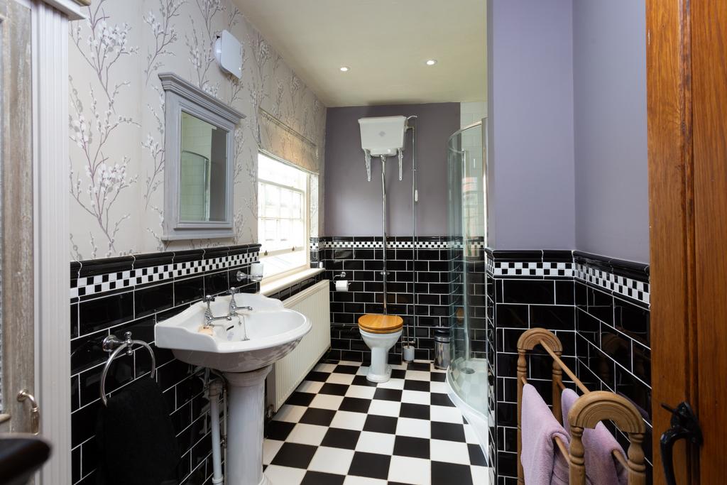En Suite Shower Room