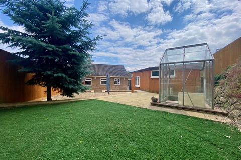 2 bedroom bungalow for sale, Creeton Road, Little Bytham NG33
