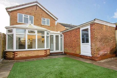 3 bedroom detached house to rent, Cornfield Drive, Lichfield WS14