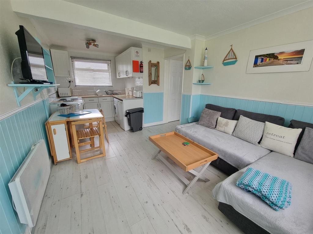 Lounge/Kitchen