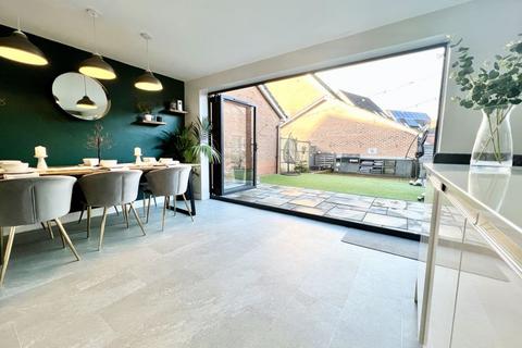 25 Abbey Close, Shepshed, Loughborough, LE12 9EH