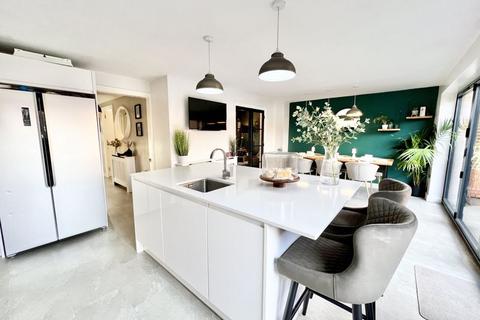 25 Abbey Close, Shepshed, Loughborough, LE12 9EH