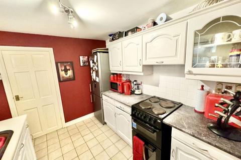 170 Central Road, Hugglescote, Coalville, LE67 2FG