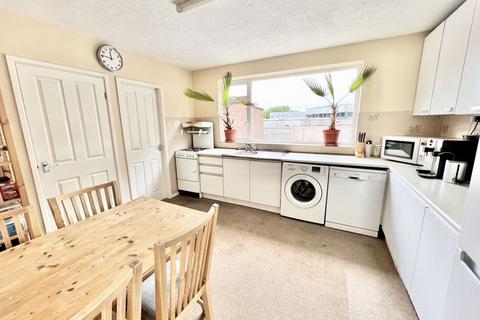 3 bedroom semi-detached house for sale, Oakfield Avenue, Markfield LE67