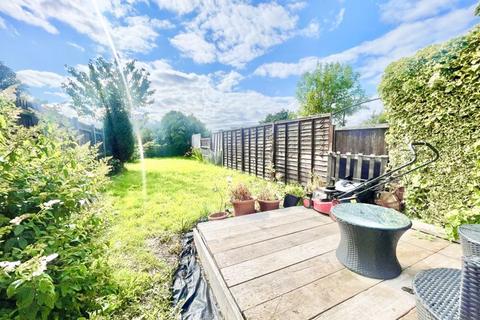 153 Central Road, Hugglescote, Coalville, LE67 2FN