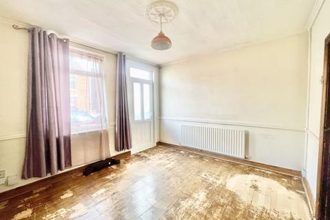153 Central Road, Hugglescote, Coalville, LE67 2FN
