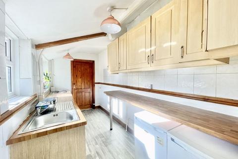 153 Central Road, Hugglescote, Coalville, LE67 2FN