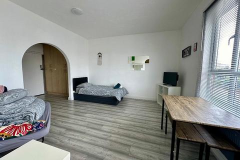 1 bedroom maisonette to rent, Sutton Road, Southend on Sea, Essex, SS2 5ET