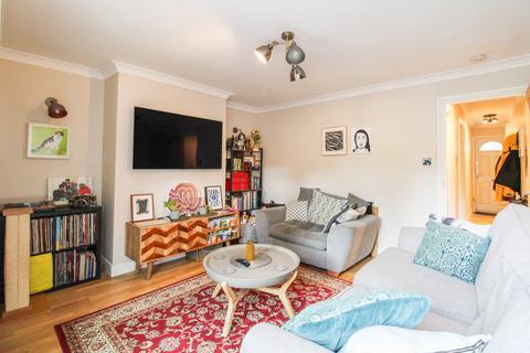 100b Oval Road, Croydon, CR0 6BL