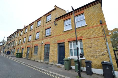 2 bedroom apartment to rent, Nettlefold Place, London, SE27