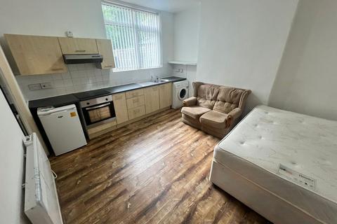 Studio to rent, Flat 2, Gillott Road, Birmingham, B16 9LL