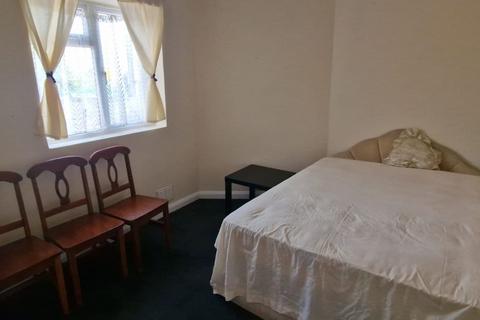 4 bedroom flat to rent, Audley Road,Hendon