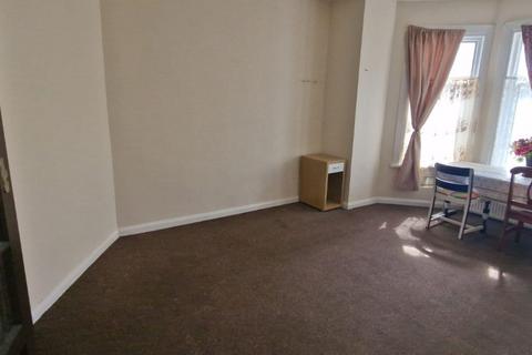 2 bedroom flat to rent, Audley Road,Hendon
